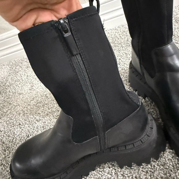 Zara Black Ankle Boots with Chunky Sole - Picture 5 of 8